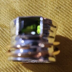 Elegant Silver and Gold Ring with Green Gemstone. Vintage. Size 9